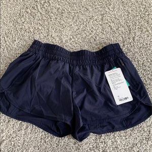 Lululemon tracker short in midnight navy NWT